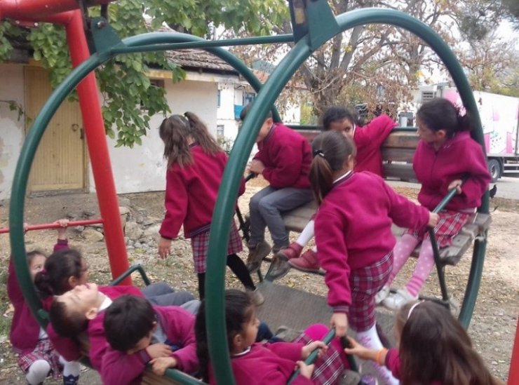 Osmangazi ilkokulundan ’Doğa Yuvamız, Orman Sınıfımız’ projesi