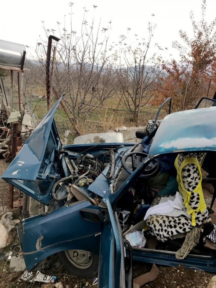 Muğla’da otomobil bahçe duvarına çarptı: 1 ölü, 3 yaralı