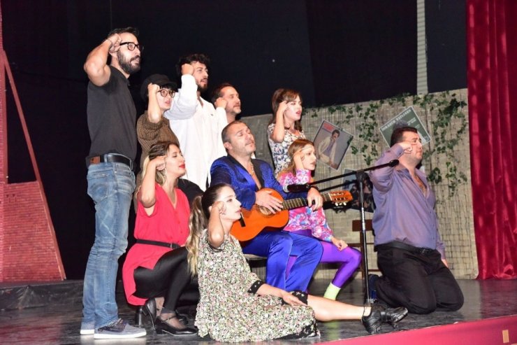 Bilecik’te sahne alan "Arabesk Müzikali" ayakta alkışlandı