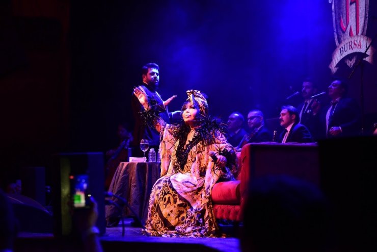 Diva bu kıyafeti çok sevdi