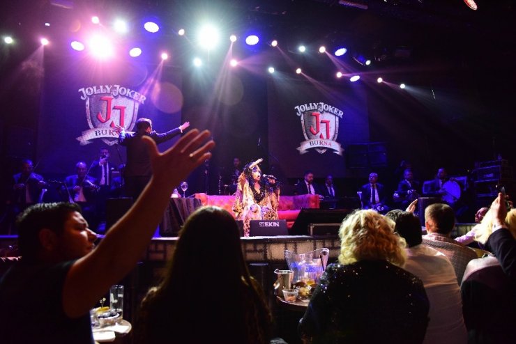 Diva bu kıyafeti çok sevdi