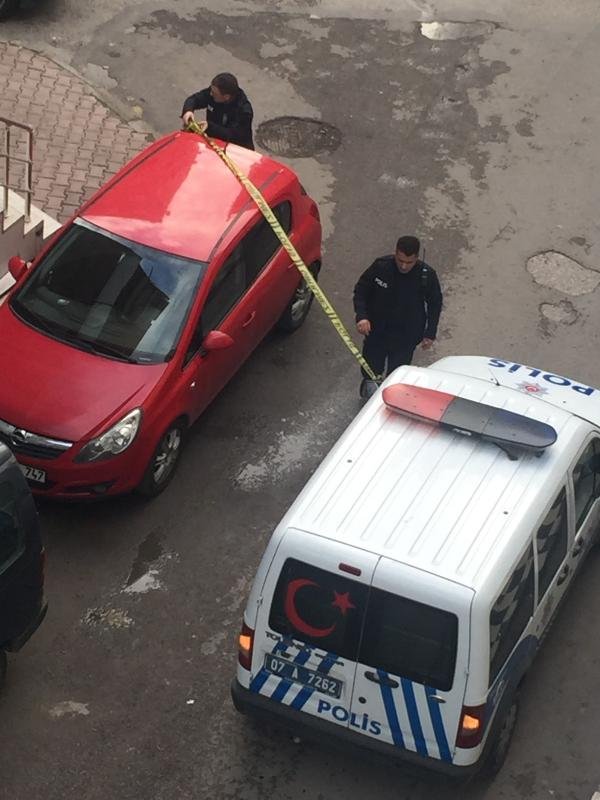 Antalya'da 2 kişinin yaralandığı 'silahlı kavga' kamerada