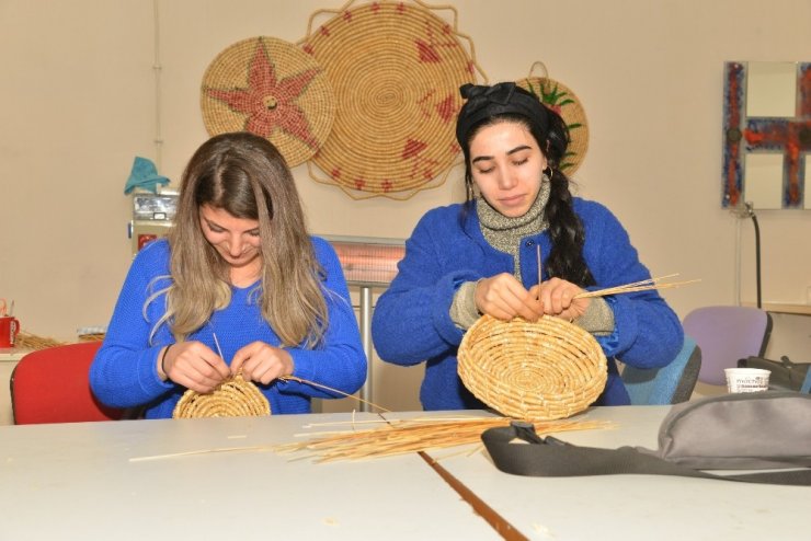 Diyarbakır’da sepet örücülüğü kursu devam ediyor