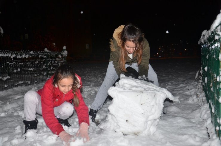 Kahramanmaraş’ta kar yağışı nedeniyle 2 ilçede okullar tatil