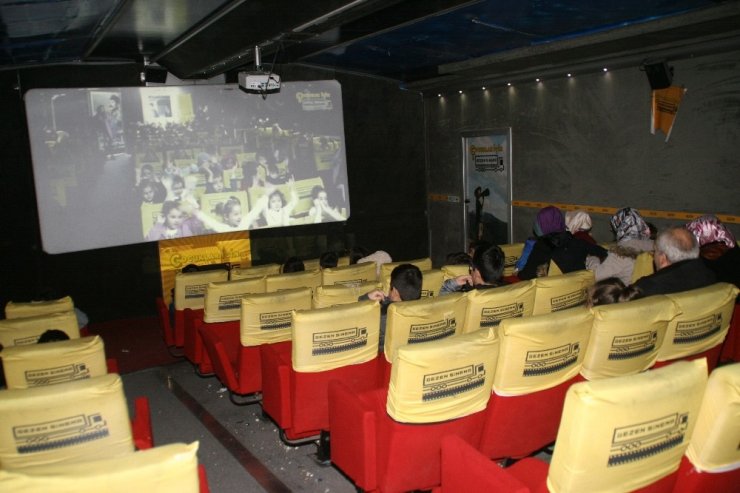 Devrek Belediyesinden çocuklara yönelik gezici sinema