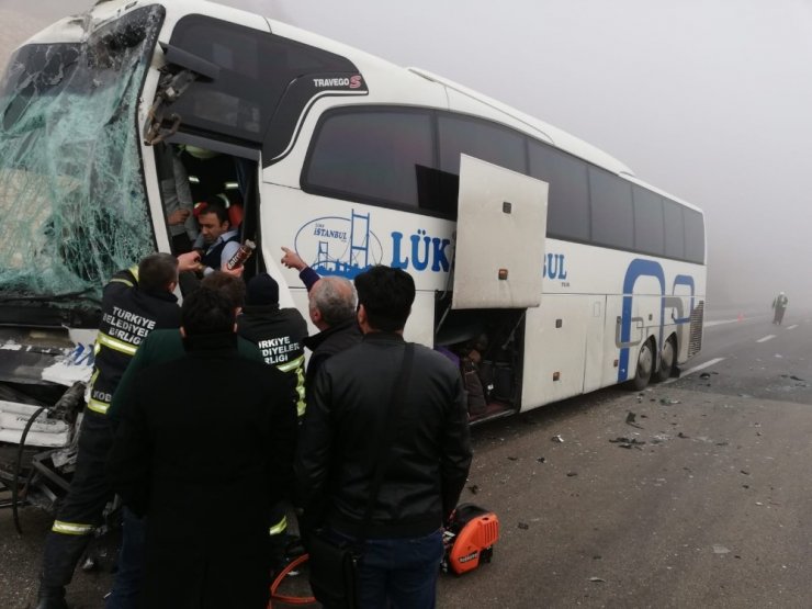 Amasya-Samsun karayolunda kazalar peş peşe geldi: 9 yaralı