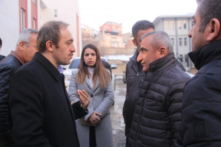 Başkan Vekili Epcim, istinat duvarı devrilen okulun çevresinde incelemelerde bulundu