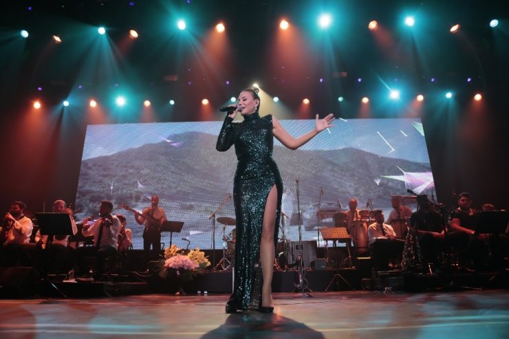 Linet sevenleriyle buluştu