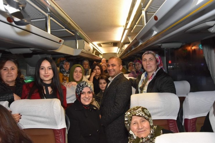 Başkan Uçak Alaşehirli kadınları Ankara’ya uğurladı