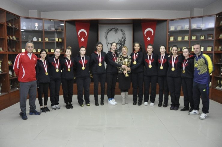 GKV’li filenin Gaziantep şampiyonlarına ödül