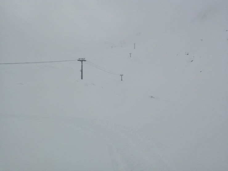Davraz kayak merkezinde kar kalınlığı 40 santimetreye ulaştı