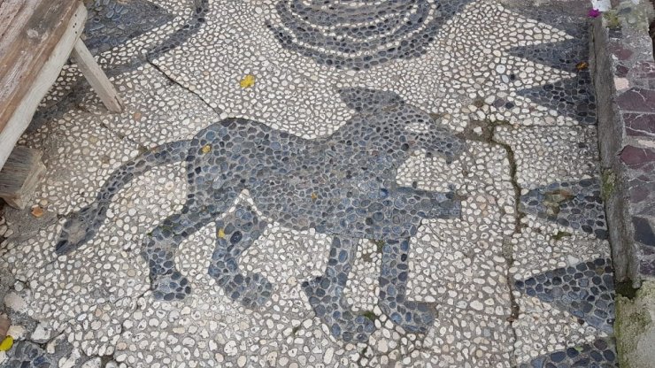 Resim öğretmeni, 5 bin yıllık mozaik sanatını günümüzde yaşatıyor