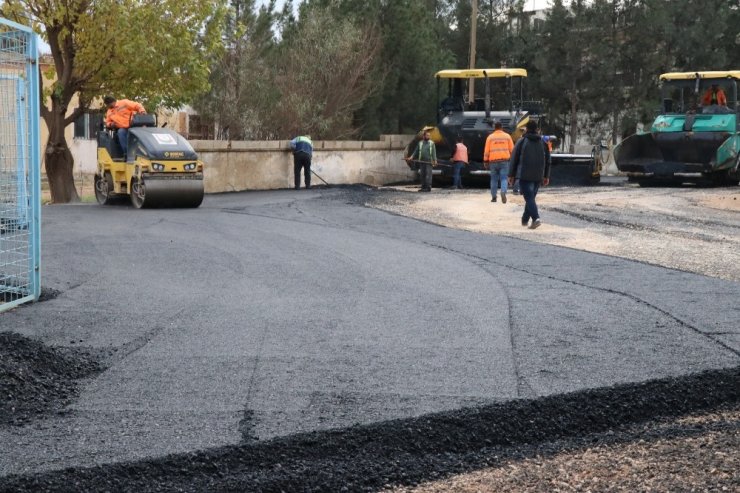 Şanlıurfa’da asfaltlama çalışmaları sürüyor
