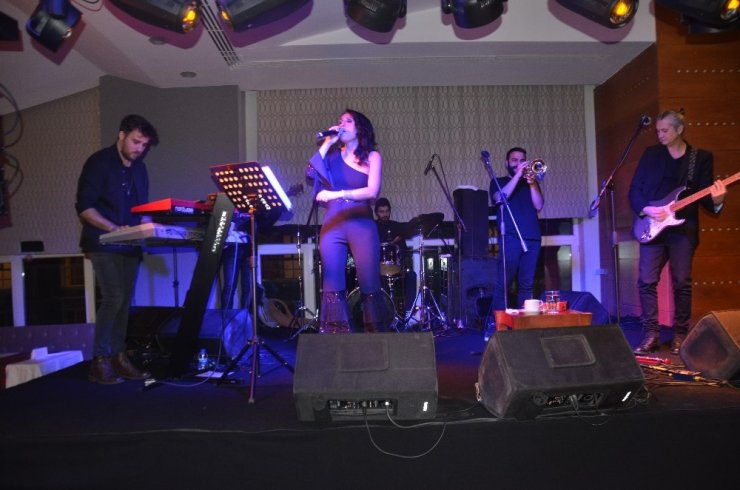 Ali Ağaoğlu, " Bulunduğumuz coğrafya ateşten bir çember"