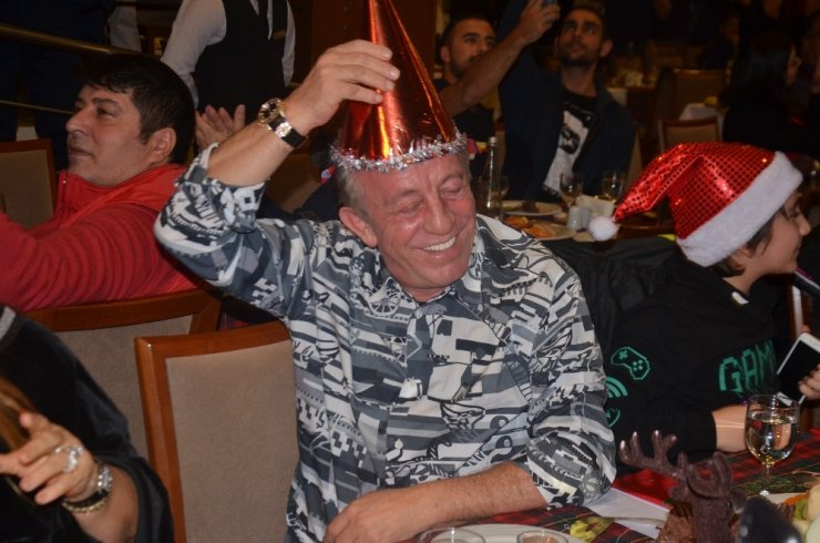 Ali Ağaoğlu, " Bulunduğumuz coğrafya ateşten bir çember"