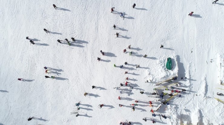 Uludağ’da kayak keyfi drone ile görüntülendi