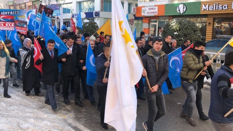 Doğu Türkistan için yürüdüler