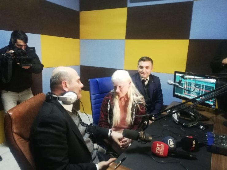 Bakan Soylu, Kızıltepe’de radyo programına katıldı