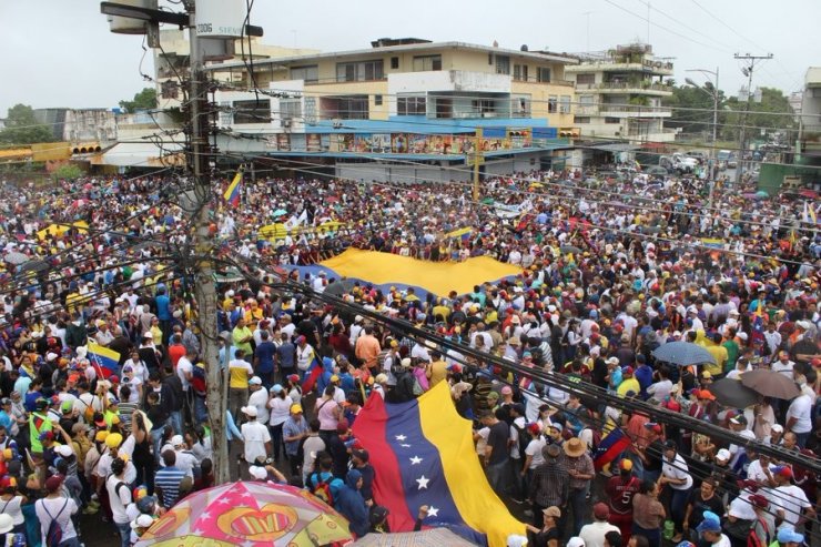 ABD, Venezuela’da muhalefet lideri Guaido’yu ‘geçici devlet başkanı’ olarak tanıdı