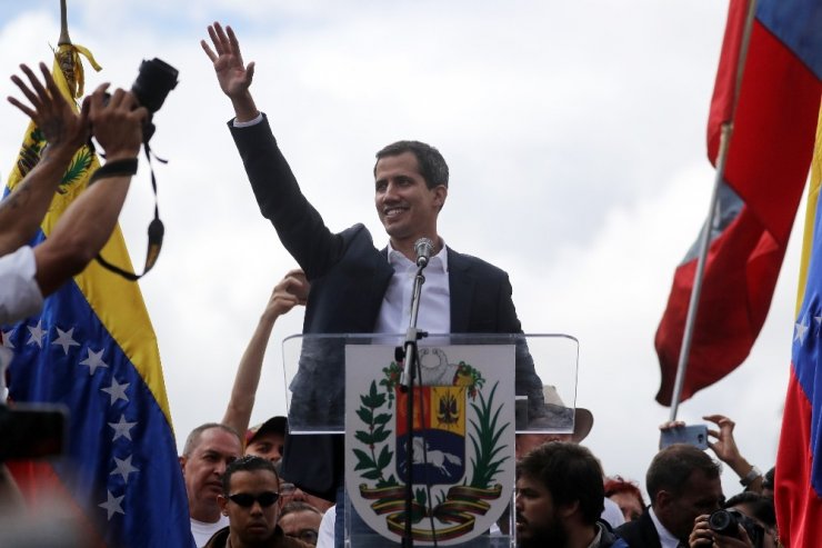 ABD, Venezuela’da muhalefet lideri Guaido’yu ‘geçici devlet başkanı’ olarak tanıdı