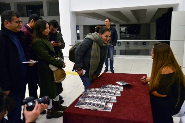 Jülide Özçelik’ten unutulmaz konser