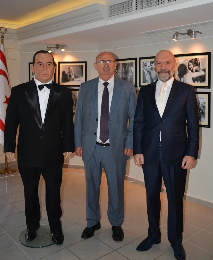 Kıbrıs Milli Eğitim ve Kültür Bakanı Özyiğit’ten sergi ziyareti