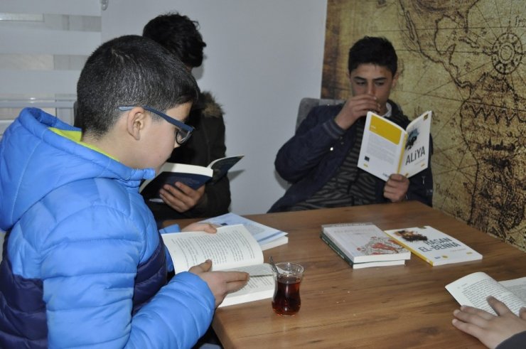 Siverek’te "4K kitap kahve" projesinin açılışı yapıldı