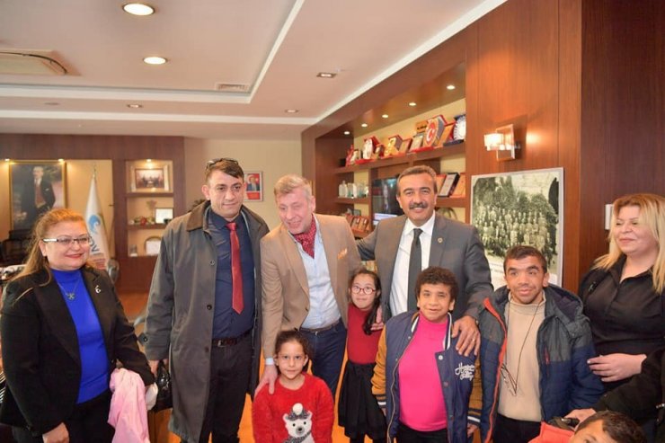 Soner Çetin, engelsiz şampiyonları Metin Şentürk ile buluşturdu