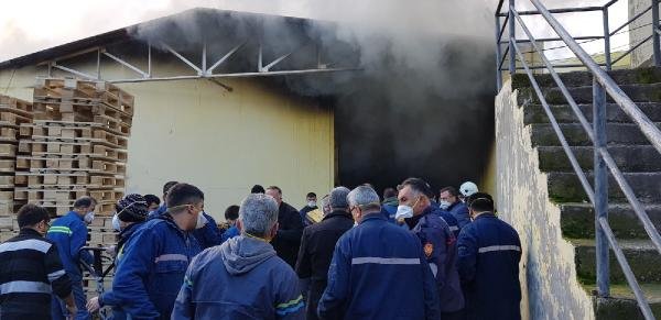 Filtre fabrikasında yangın; 12 işçi dumandan etkilendi