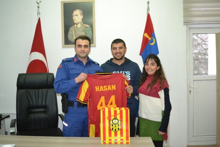 Malatyalı Komutana Evkur Yeni Malatyaspor forması sürprizi