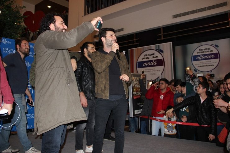 Ünlü oyuncudan sinema tekellerine gönderme