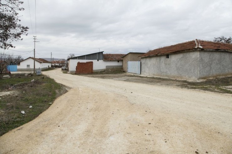 Odunpazarı Belediyesi köylerde yol çalışmalarını aralıksız sürdürüyor