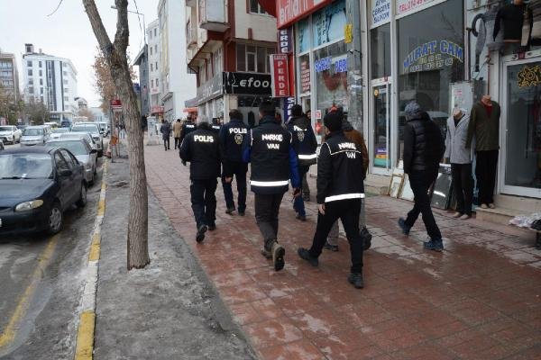 Van'da 440 polisle 'güven ve huzur' uygulaması