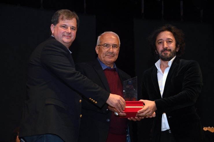 Fettah Can, Mersinlilere unutulmaz bir gece yaşattı