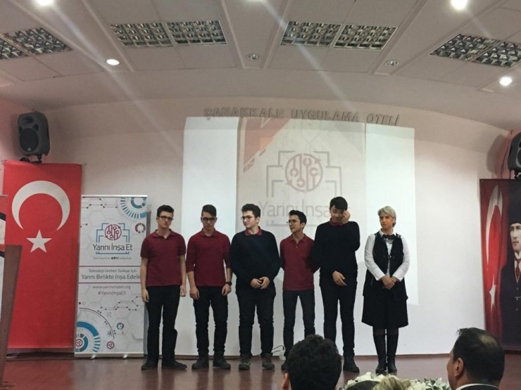 Biga Atatürk Anadolu Lisesi “Yarını İnşa Et” projesinde üçüncü oldu