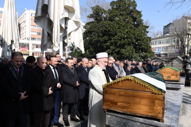 Bakan Turhan, emekli tarih öğretmenin cenaze törenine katıldı
