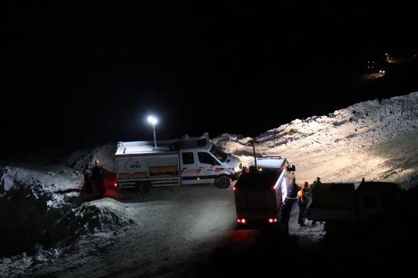 Milas'ta maden ocağında göçük: 2 işçi öldü, 1 işçi enkaz altında (8)