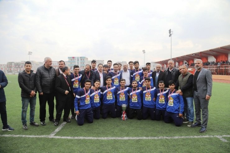 Şanlıurfa U-19 futbol takımının madalyaları verildi