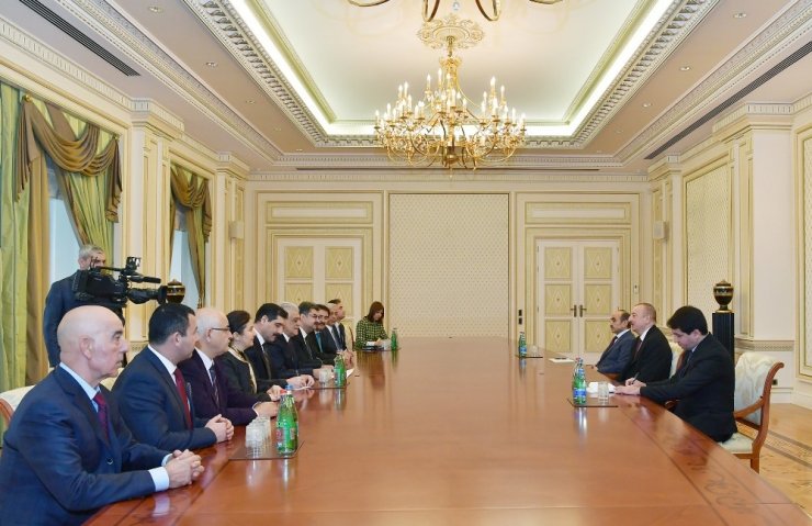 Azerbaycan Cumhurbaşkanı Aliyev, TBMM Türkiye-Azerbaycan Parlamentolar Arası Dostluk Grubu’nu kabul etti