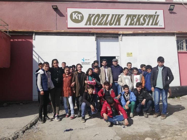Köy okulu öğrencilerinden tekstil fabrikasına ziyaret