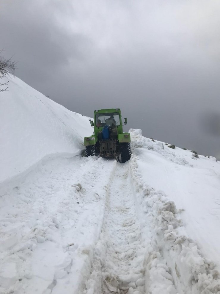 Konya’da karla kaplanan dağ yolları ulaşıma açılıyor