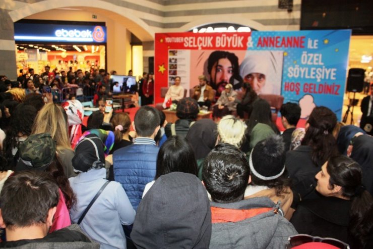 Sosyal medya fenomeni 25 yıl sonra memleketine kavuştu