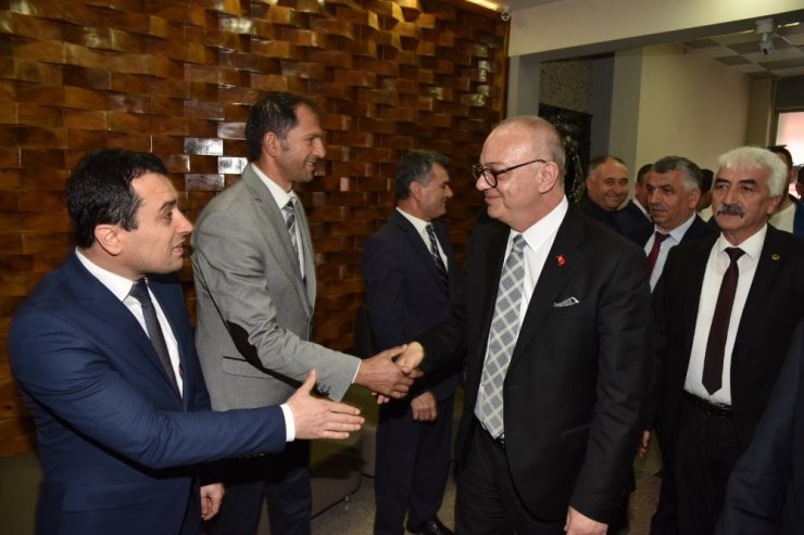 Başkan Ergün Kırkağaç ve Soma’da vatandaşlarla buluştu