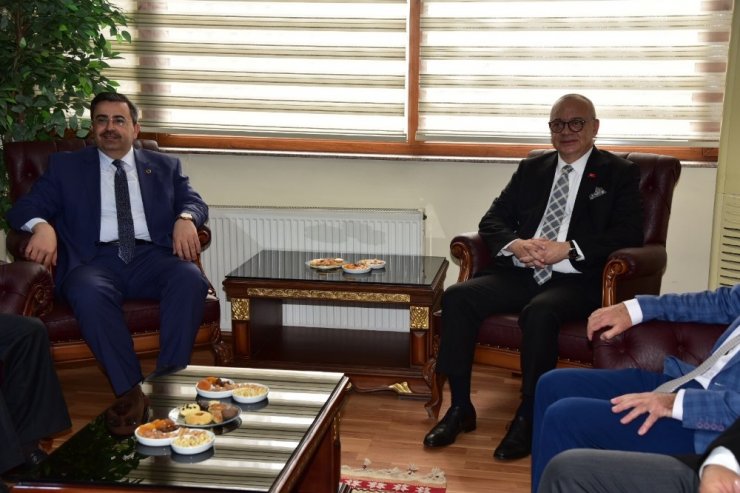 Başkan Ergün Kırkağaç ve Soma’da vatandaşlarla buluştu