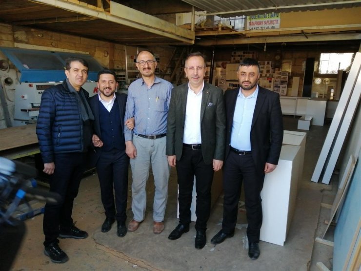 Seçen, AK Parti Belediye Başkan adayı Arı ile sanayi esnaflarını ziyaret etti