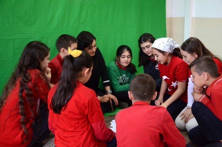 Green Screen teknolojisi sayesinde öğrenciler eğlenerek öğreniyor