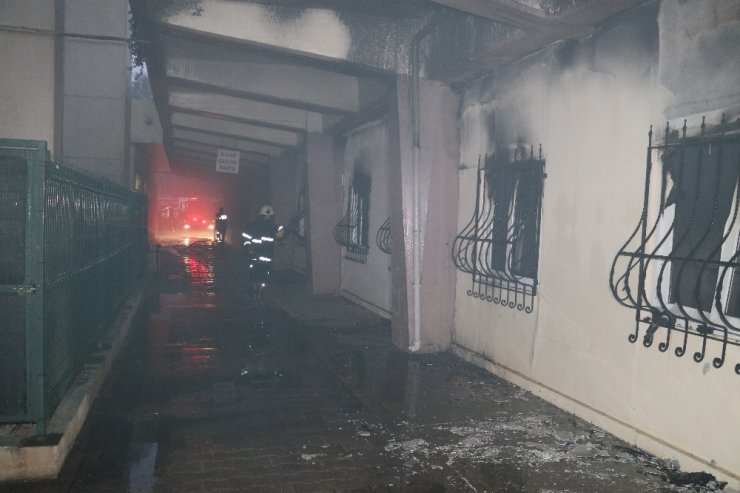 Adana’da hastanede korkutan yangın