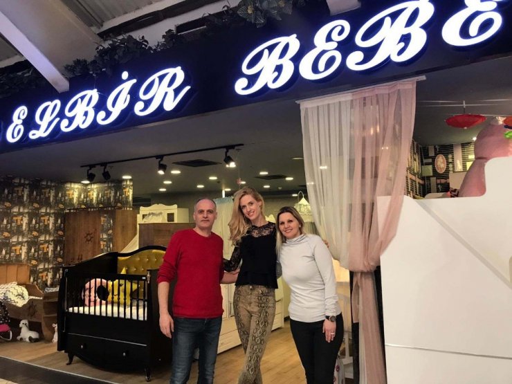 Ünlü oyuncu Wilma Elles, çocuklarına çocuk odası takımı aldı