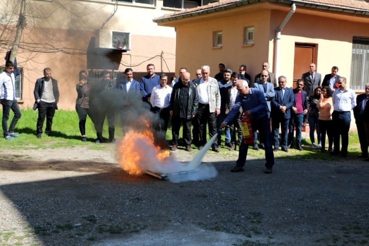 İl Milli Eğitim Müdürlüğü’nde yangın tatbikatı gerçekleştirildi