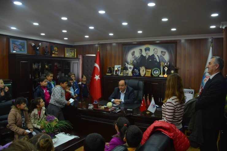 Başkan Demirtaş öğrencilere yerel yönetimleri anlattı